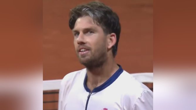 在禁区内的 在禁区内的