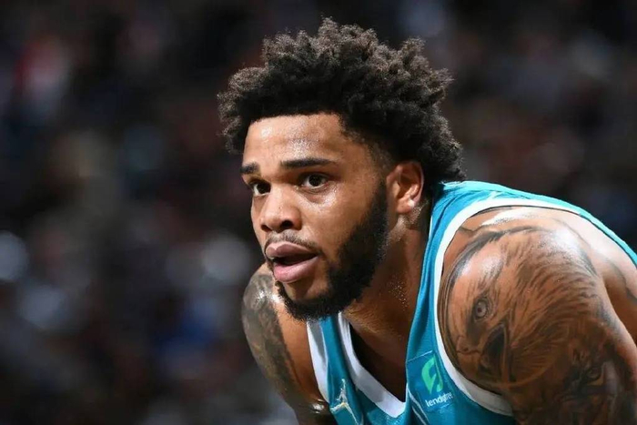 比赛被迫在 比赛被迫在